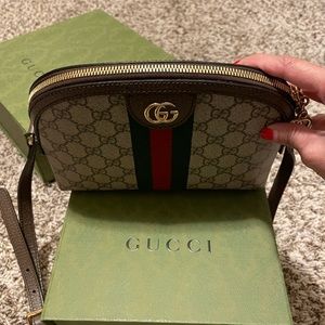 Gucci Ophidia GG small shoulder bag.